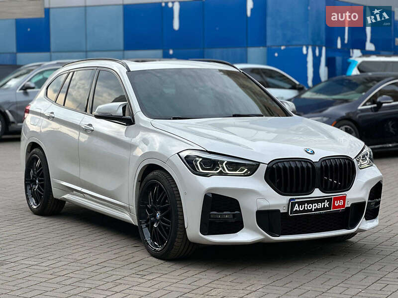 Внедорожник / Кроссовер BMW X1 2015 в Одессе