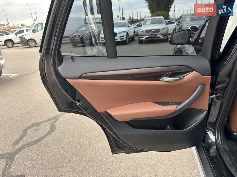 Позашляховик / Кросовер BMW X1 2014 в Києві