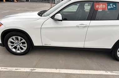 Позашляховик / Кросовер BMW X1 2013 в 
