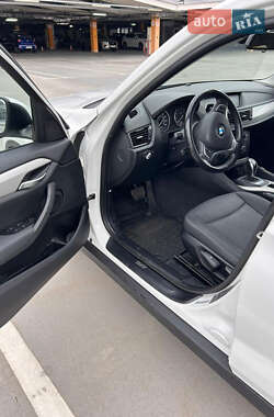 Позашляховик / Кросовер BMW X1 2013 в 