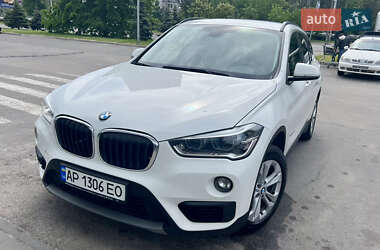 Позашляховик / Кросовер BMW X1 2018 в 