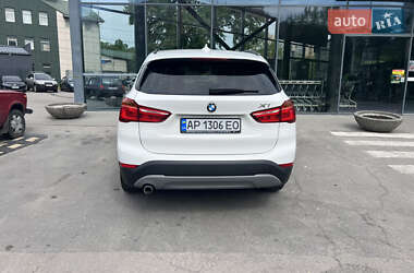 Позашляховик / Кросовер BMW X1 2018 в 