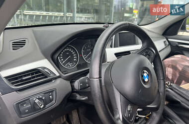 Позашляховик / Кросовер BMW X1 2018 в 