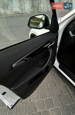 Позашляховик / Кросовер BMW X1 2022 в 