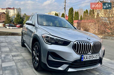 Позашляховик / Кросовер BMW X1 2020 в 
