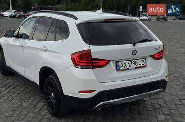 Внедорожник / Кроссовер BMW X1 2013 в 