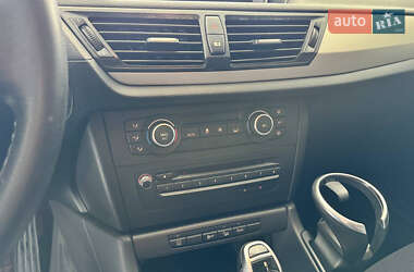 Позашляховик / Кросовер BMW X1 2012 в 