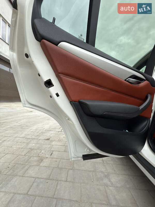 Позашляховик / Кросовер BMW X1 2010 в Зарічному фото 14 Позашляховик / Кросовер BMW X1 2010 в Зарічному