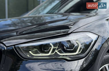 Позашляховик / Кросовер BMW X1 2017 в 