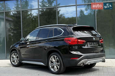Позашляховик / Кросовер BMW X1 2017 в 