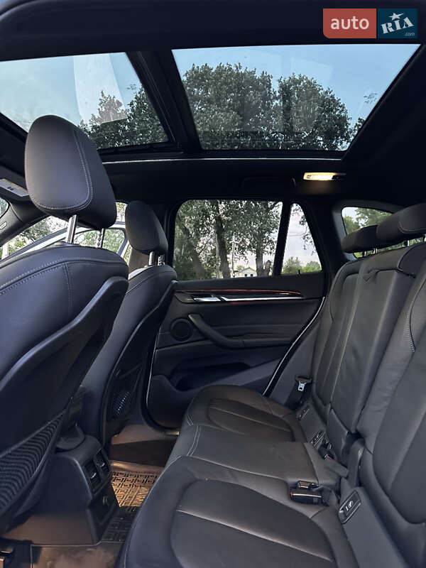Внедорожник / Кроссовер BMW X1 2017 в Харькове