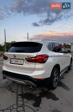 Позашляховик / Кросовер BMW X1 2017 в 