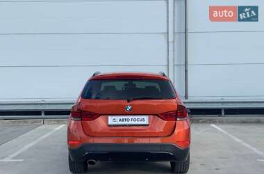 Позашляховик / Кросовер BMW X1 2012 в 
