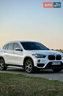 Внедорожник / Кроссовер BMW X1 2017 в Киеве