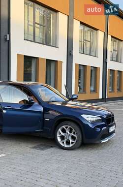 Внедорожник / Кроссовер BMW X1 2010 в 