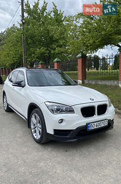 Позашляховик / Кросовер BMW X1 2014 в 