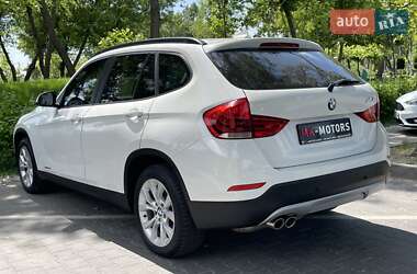 Позашляховик / Кросовер BMW X1 2013 в 
