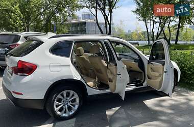 Позашляховик / Кросовер BMW X1 2013 в 