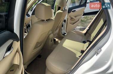 Позашляховик / Кросовер BMW X1 2013 в 