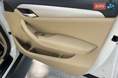 Позашляховик / Кросовер BMW X1 2013 в 
