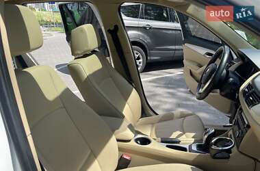 Позашляховик / Кросовер BMW X1 2013 в 