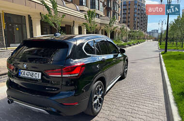 Внедорожник / Кроссовер BMW X1 2020 в 