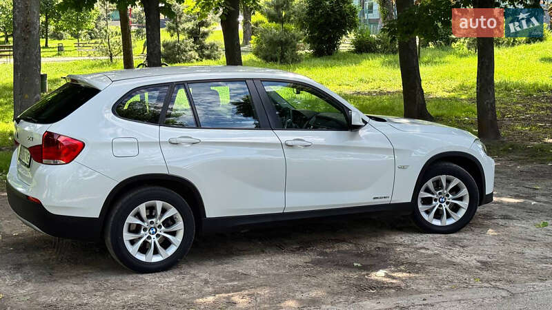 Внедорожник / Кроссовер BMW X1 2010 в Киеве