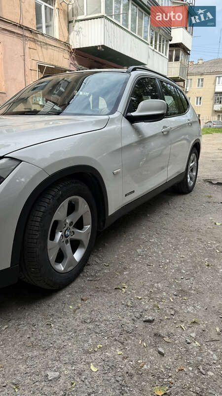 Позашляховик / Кросовер BMW X1 2011 в Чернівцях