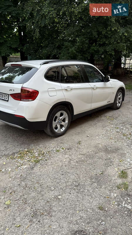 Позашляховик / Кросовер BMW X1 2011 в Чернівцях