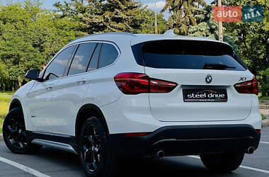 Позашляховик / Кросовер BMW X1 2016 в 