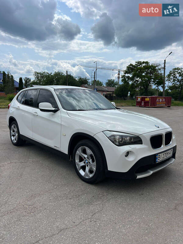 Внедорожник / Кроссовер BMW X1 2010 в 