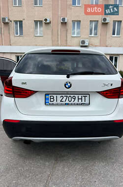 Внедорожник / Кроссовер BMW X1 2010 в 