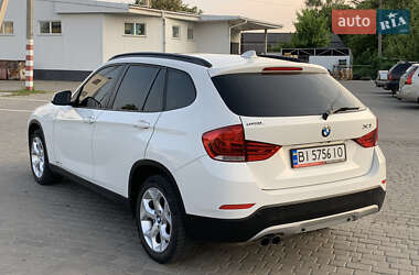 Позашляховик / Кросовер BMW X1 2015 в 