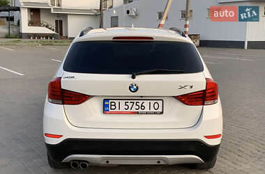 Позашляховик / Кросовер BMW X1 2015 в 