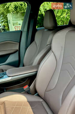 Внедорожник / Кроссовер BMW X1 2023 в 