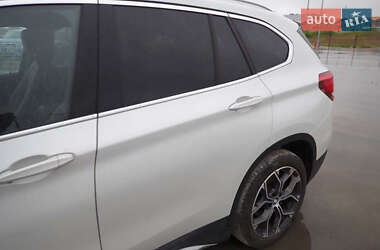 Внедорожник / Кроссовер BMW X1 2021 в 