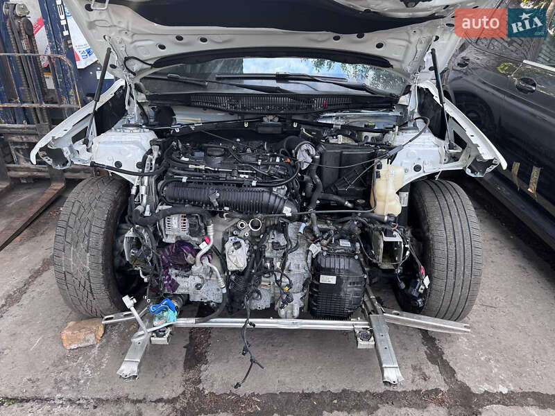 Внедорожник / Кроссовер BMW X1 2021 в 