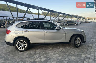 Позашляховик / Кросовер BMW X1 2009 в 