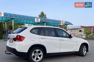 Внедорожник / Кроссовер BMW X1 2011 в 