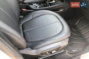 Внедорожник / Кроссовер BMW X1 2016 в 