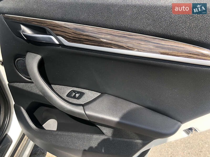 Позашляховик / Кросовер BMW X1 2016 в Харкові