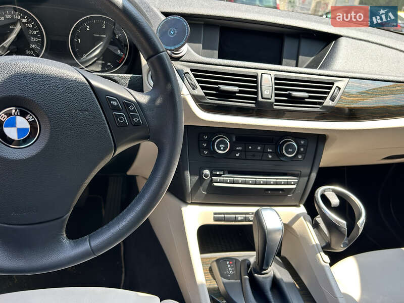 Внедорожник / Кроссовер BMW X1 2012 в Киеве