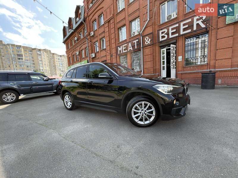Внедорожник / Кроссовер BMW X1 2017 в Киеве