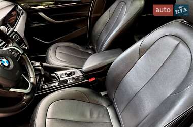 Внедорожник / Кроссовер BMW X1 2015 в 