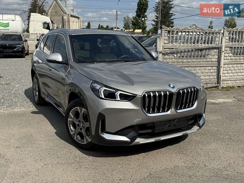 Внедорожник / Кроссовер BMW X1 2023 в 