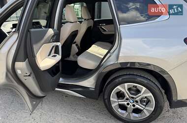 Внедорожник / Кроссовер BMW X1 2023 в 