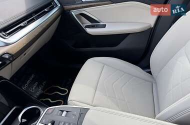 Внедорожник / Кроссовер BMW X1 2023 в 