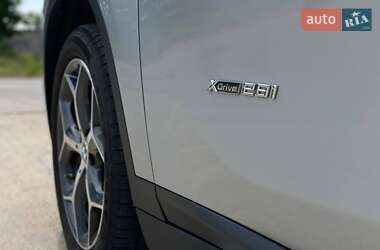 Внедорожник / Кроссовер BMW X1 2017 в 