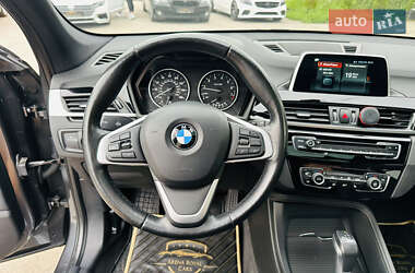 Внедорожник / Кроссовер BMW X1 2017 в 