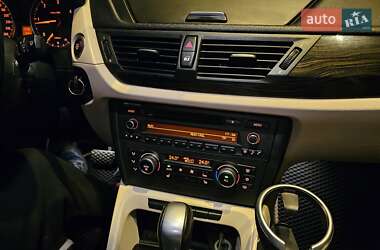 Внедорожник / Кроссовер BMW X1 2010 в 